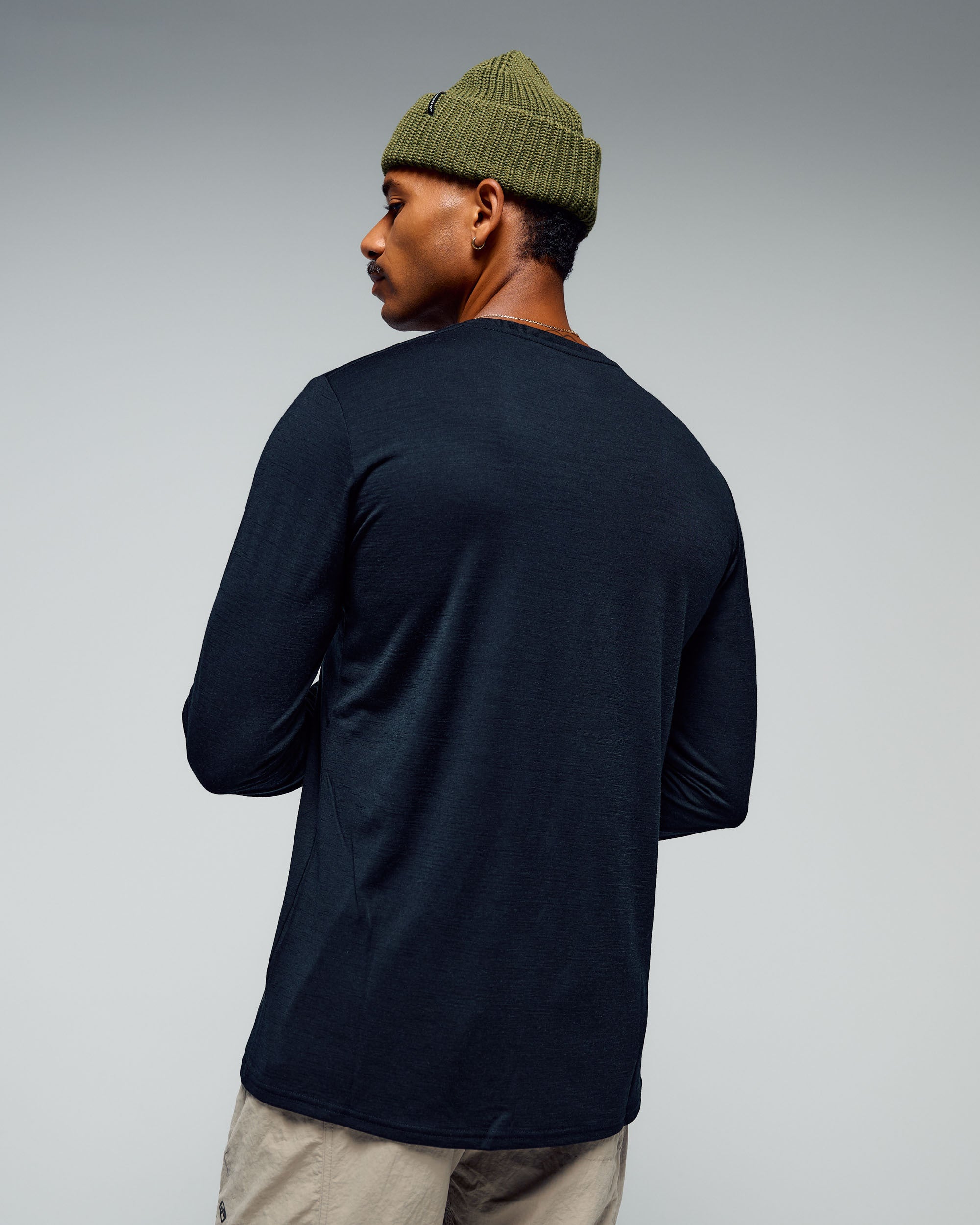Men's 100% Merino Long Sleeve Crew Top - Black – Kathmandu US