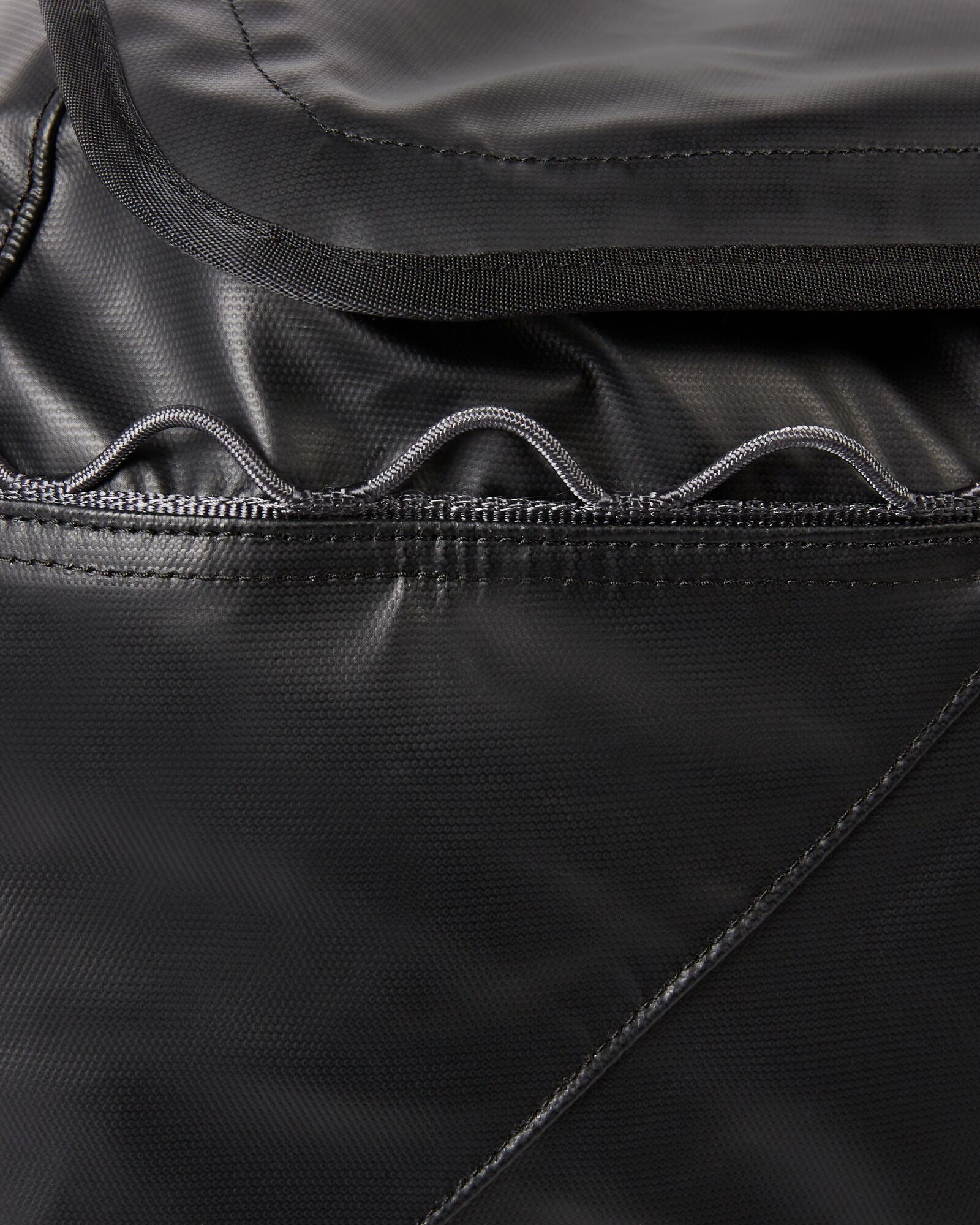Indus Duffel - 50L - Black – Kathmandu US