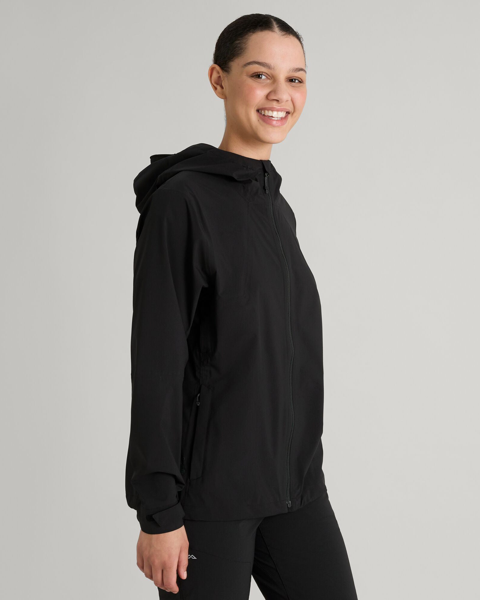 b0476_o4w_trailhead_2_5l_womens_rain_jacket_c_1743630348000