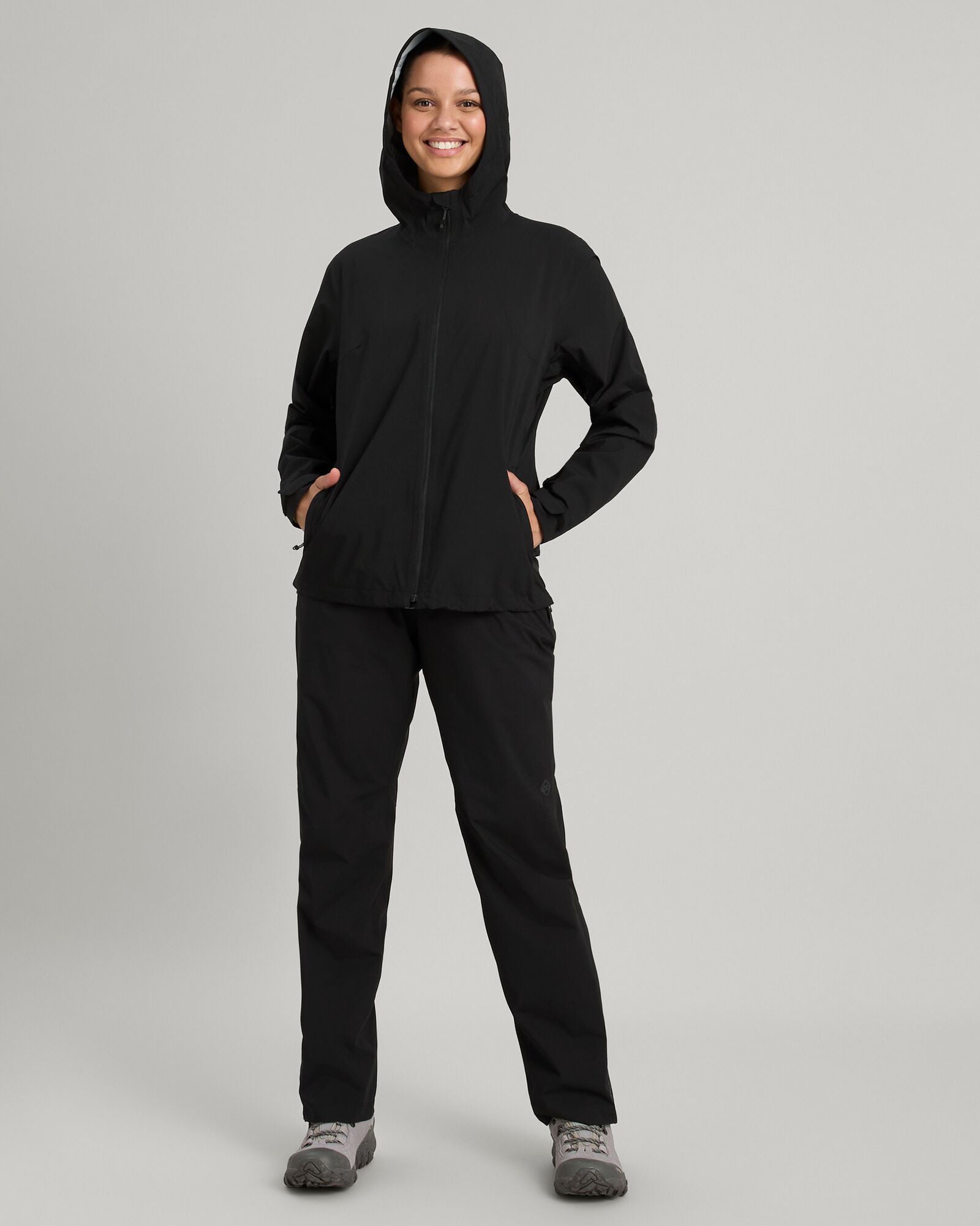 b0478_o4w_trailhead_stretch_2_5l_womens_rain_pants_b_1743630094000