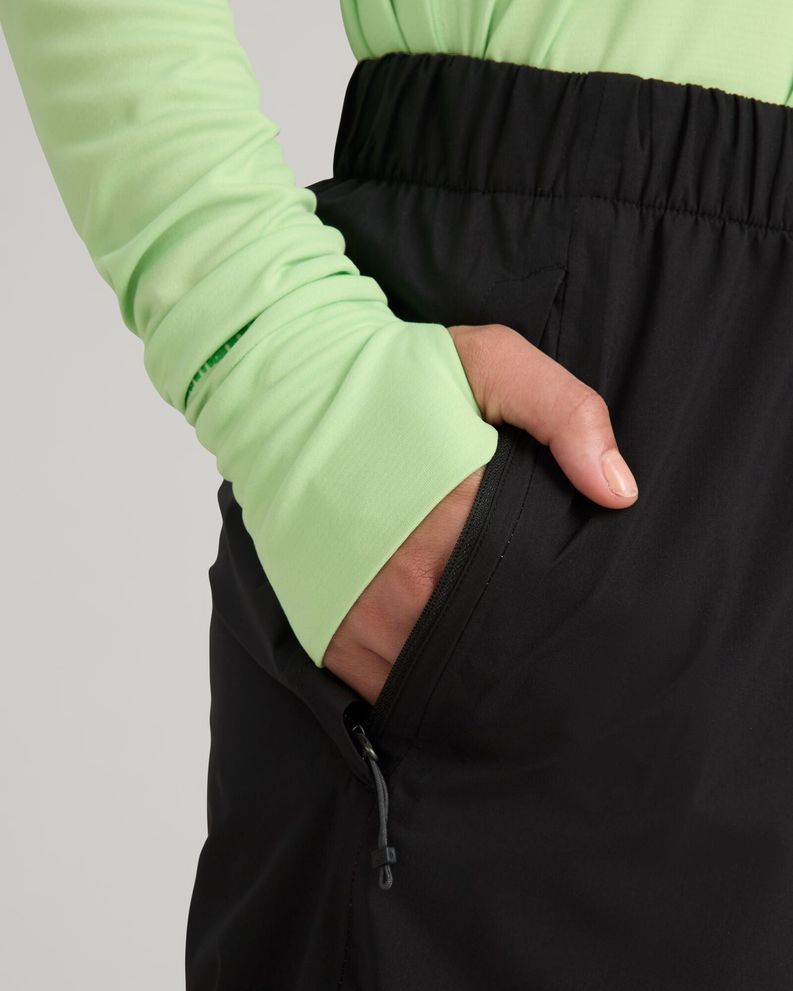 b0478_o4w_trailhead_stretch_2_5l_womens_rain_pants_f_1743633630000